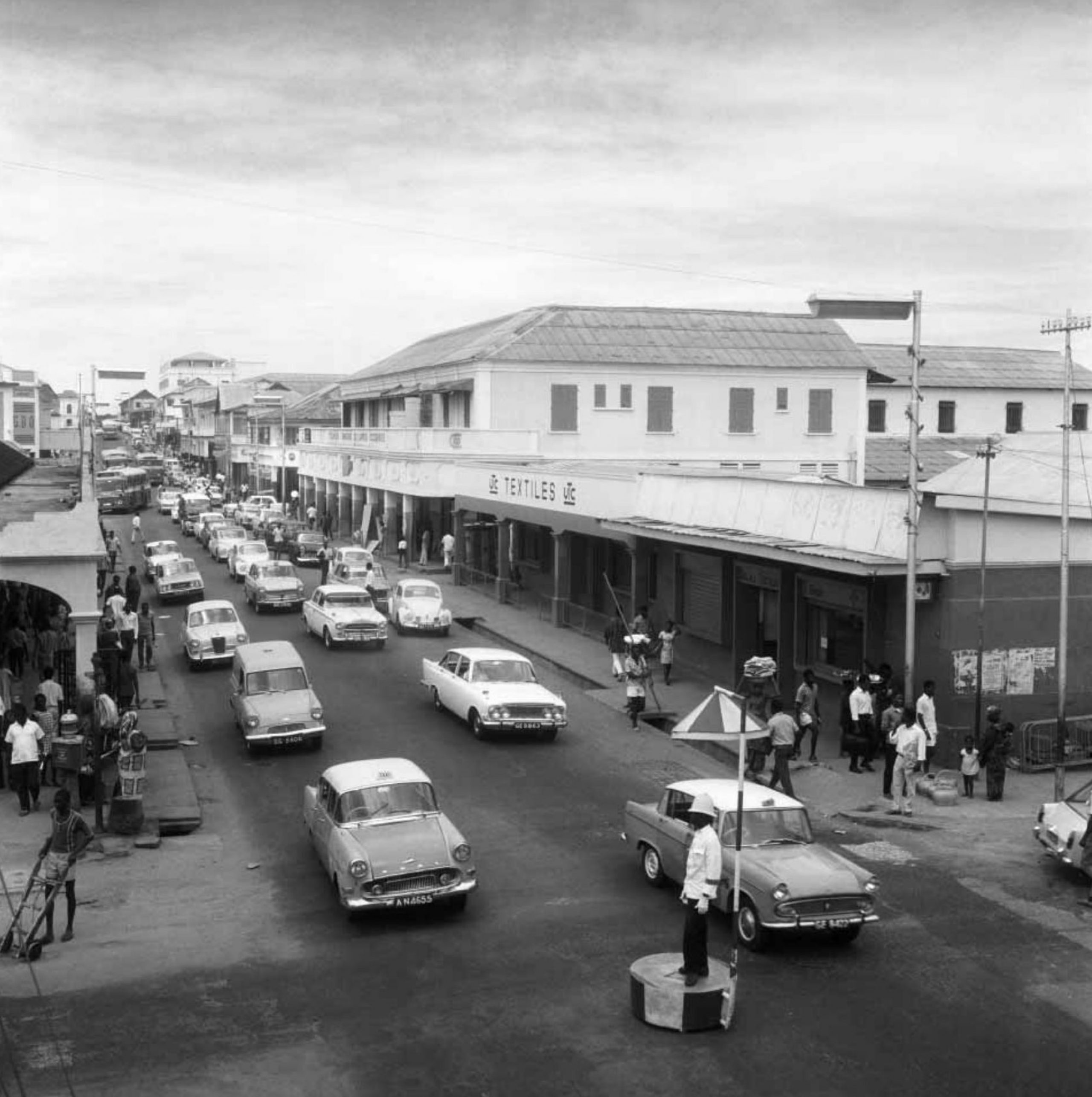 Willis Bell, Untitled (Accra Central), Accra, Ghana, late 1950s, gelatin silver print.