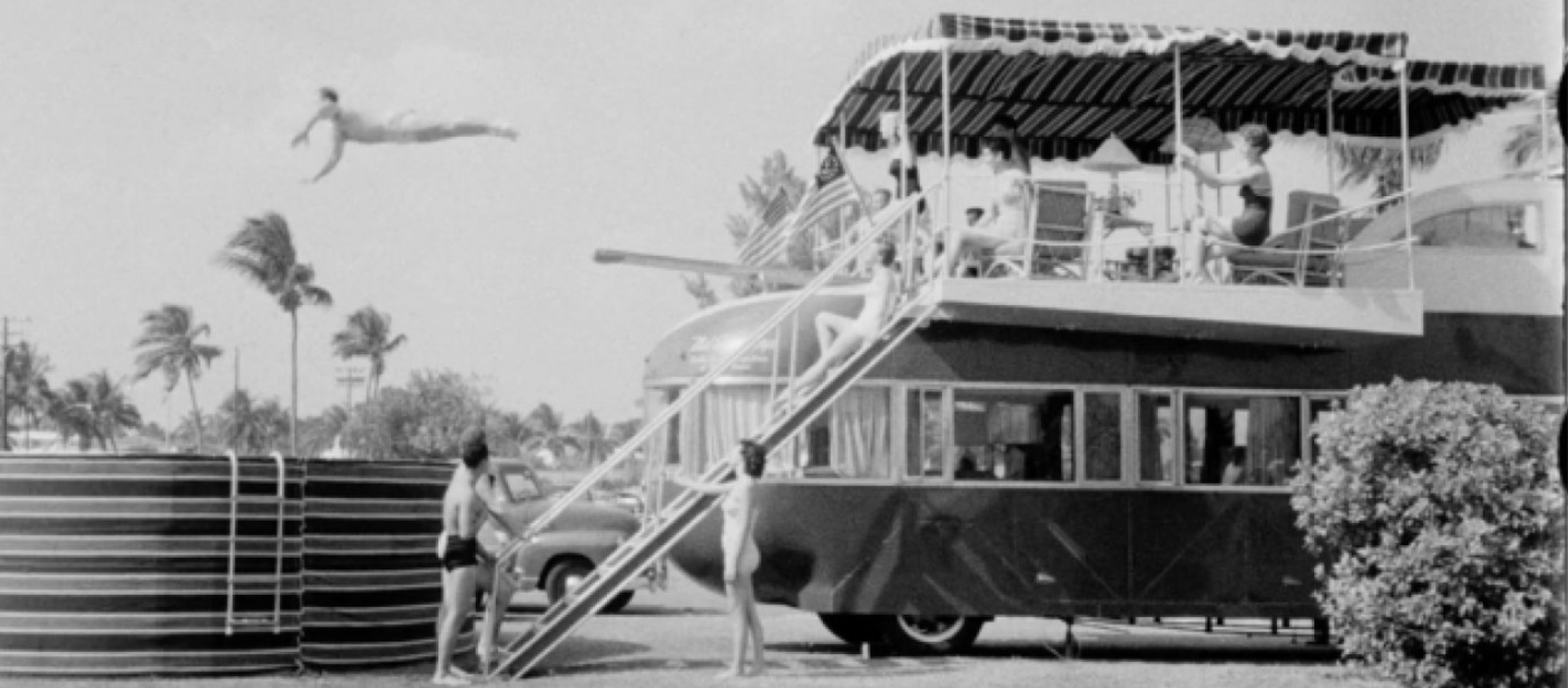 Newsreel Worlds Largest Trailer